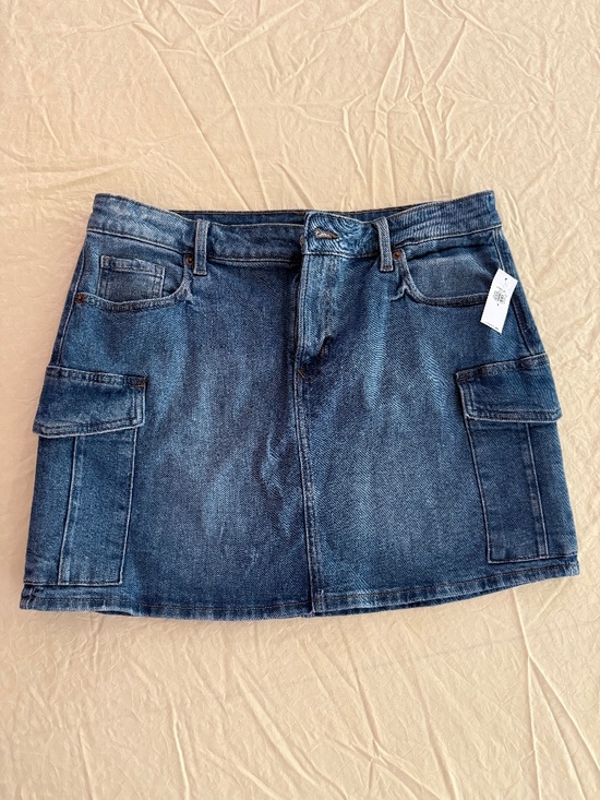 Old Navy Dresses & Skirts - Old Navy Denim Cargo Mini Skirt Size 12, NWT